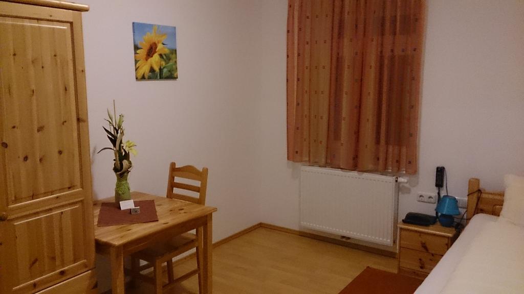 Gasthof Zum Goldenen Pflug アムシュテッテン 部屋 写真
